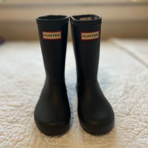 Used little kids Hunter rain boots size 10